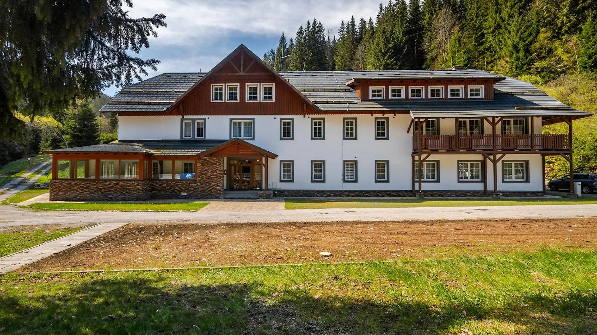Spindl Lodge Apartments Self Check-In & Sauna Spindleruv Mlyn 4*,
